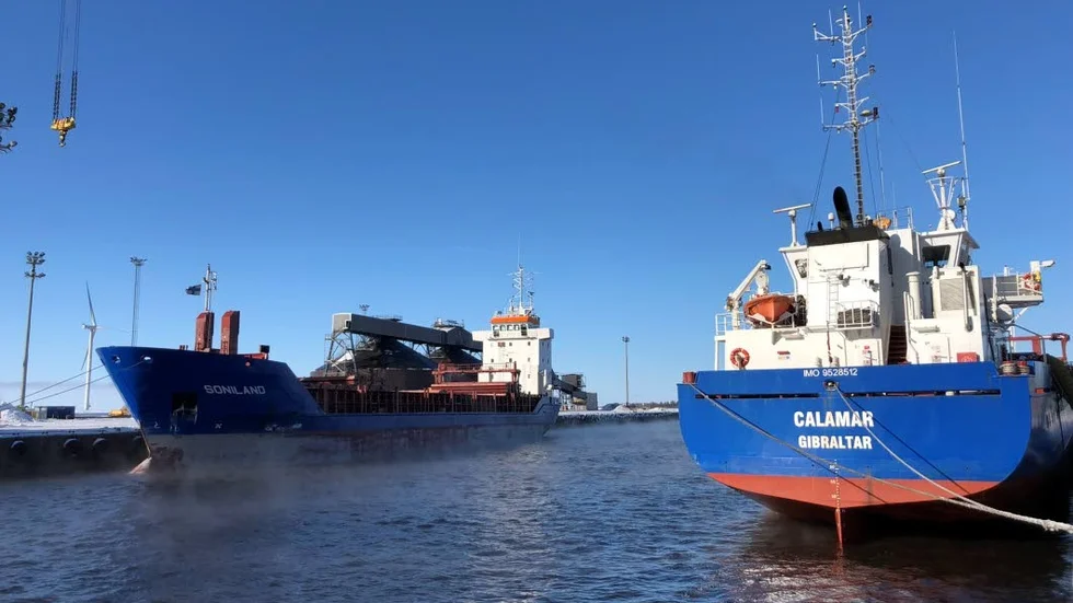 AtoB C Shipping har 32 fartyg.  Efter Sjöfartsverkets höjning blir frakterna dyrare.
