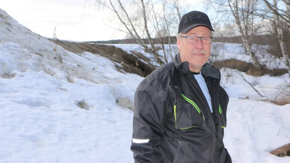 Matz Wiklund, Lillpite, drabbades förra sommaren av ett jordskred som orsakade stor skada. Han är övertygade om att skredet berodde på den reglerade älven. Nu hoppas han att Mark- och miljödomstolen tar fasta på detta när Lillpite krafts rivningsansökan behandlas.