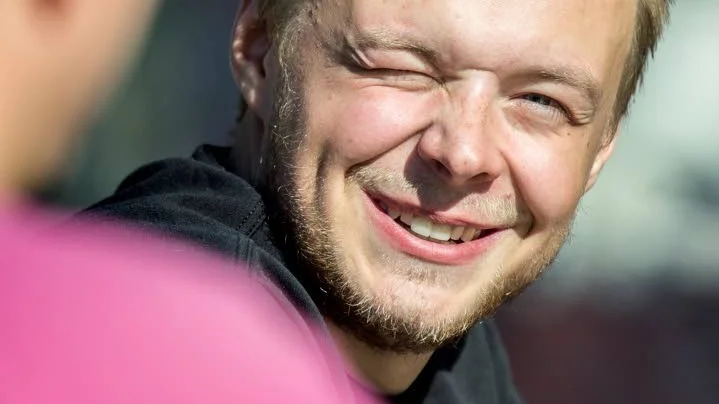 DEBUTANT. Fredrik Grönberg, en annan nykomling till jakten, mår bra i solen.