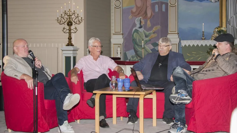 Trevligt inslag. Samtal mellan låtarna.