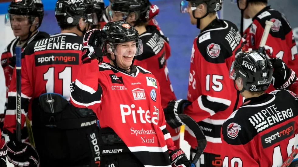 SPIKAT OCH KLART. Viktor Nilsson och hans Piteå Hockey hoppas att allettan blir lika rolig som grundserien.