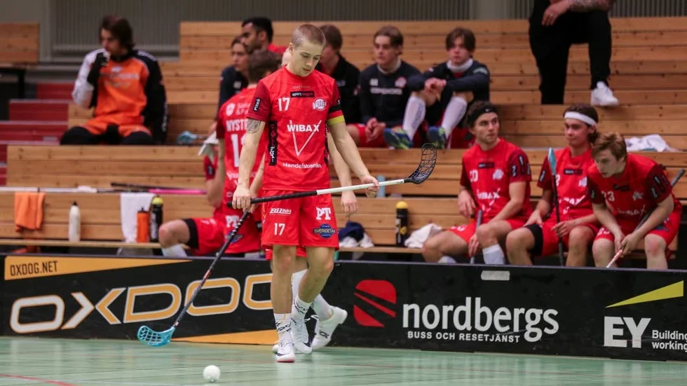 DYSTERT. Det har varit en dyster start i norra allsvenskan för kaptenen Erik Nilsson och hans Wibax.