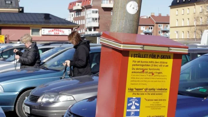 P-skivorna slängdes ut och blev förstörda. Därför har de för många år sedan ersatts av ett papper där man skriver tiden.