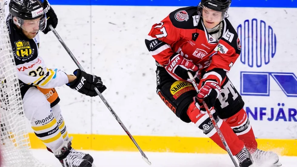 MÖTER PITEÅ. Isak Pantzare spelade två säsonger i Piteå Hockeys klubbdress - nu möter han Piteå med sitt Borlänge på hemmais onsdag kväll.