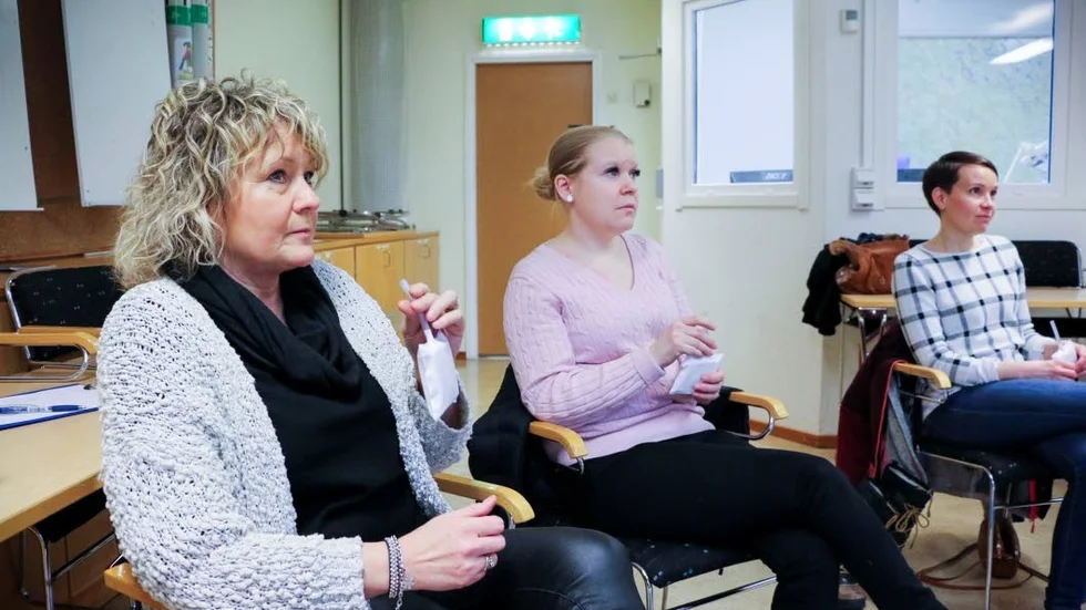 Skräckscenario. Rosita Lundgren har barnbarn och fler på väg. För henne och de övriga kursdeltagarna är den stora skräcken att barnen ska sätta något i halsen.
