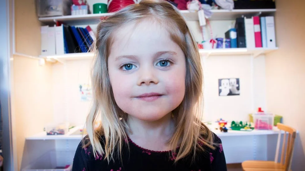 Felicia Nyman, 5 år. "När man inte hittar en grej, då har man tappat bort den. Man kan hitta den sen. En gång tappade jag bort ett gosedjur, det var som en snutte. Jag hade letat överallt i hela huset. Det var Diddi, hon är rosa och jag har alltid henne när jag ska sova. Mamma hittade henne sen i saccosäcken. Jag minns inte om jag har tappat bort något mer. "