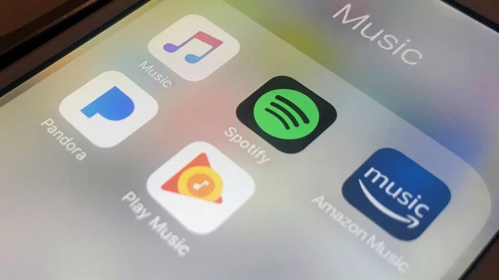 Konkurrensen är hård. Spotify tävlar med drakar som Apple, Amazon, Google och kanske på sikt även Facebook.