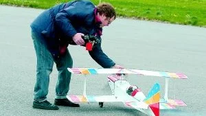 Torbjörn Carlsson från Gistad har hållt på med modellflyg sedan han var 18 år.