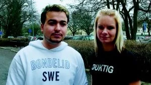 - Vi är besvikna på Ebersteinska skolan som dels infört köpstopp för material, vilket gjort undervisningen sämre än vi hoppats och dessutom att vi inte får någon kafeteria i H-huset, säger elevrådets ordförande i H-huset Majd Hanna och får medhåll av klasskamraten Anna Larsson från elprogrammet.
Foto: Therese Bergqvist