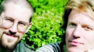 Christoffer Sorner och Kalle Assbring har skrivit en bok om svenska festivaler. "Vi blev förvånade över att ingen annan kommit på idén tidigare" säger Kalle.
Foto: Pontus Lundahl/Pressens Bild