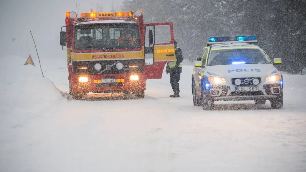 Ny olycka. Flera olyckor inträffade i de svåra trafikförhållanden som rådde. En bilförare åtalas nu för att han inte anpassat sitt körsätt efter detta och därmed orsakat en dödsolycka. (Arkivbild)
