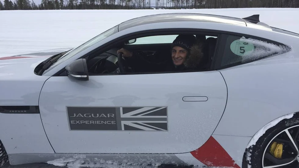 Formula E-föraren Mitch Evans. För några veckor sedan besökte han Jaguar Landrovers nya ice driving academy utanför Arjeplog.