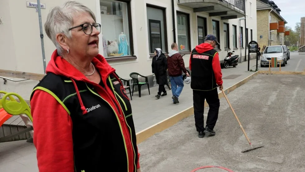 "Det blir en väldigt bra gemenskap" säger Gudrun Hansson, ordförande i Piteå bouleklubb.