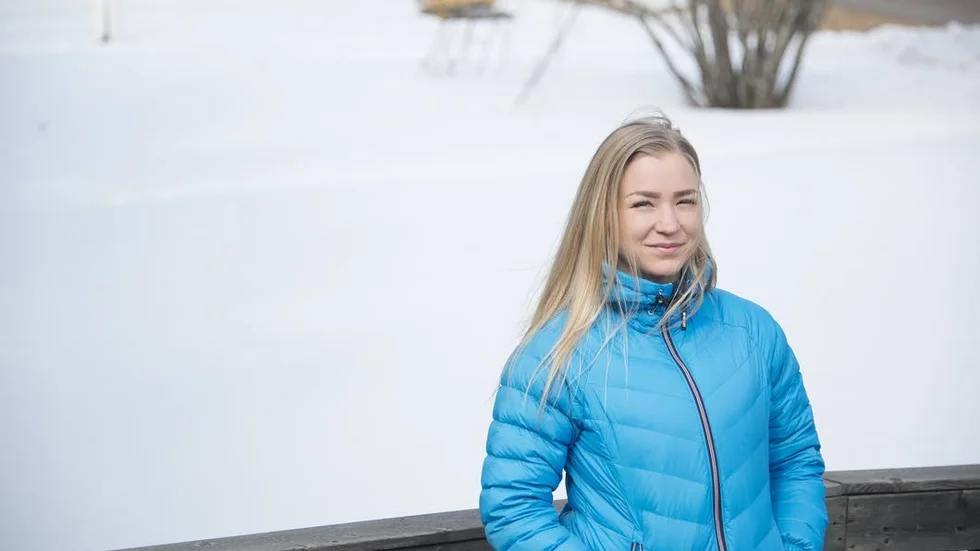 MALÅ.  Ellie tävlar för Malå. "Eftersom det inte finns någon atletklubb i Arvidsjaur, men jag skulle vilja öppna en och ha ungdomsträning, eftersom det här är så bra och hälsosam idrott som stärker kroppen", säger Miettinen.