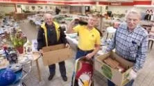 Från livsmedel till second hand. Den förvandlingen gör före detta Ica-butiken i Åby, som Lions Club i Åby nu gör om till second hand-butik. Här representerade av från vänster Ove Hägerstrand, Thord Wilhelmsson och Sven-Olov Kornbrant.Foto: Janne Forsby