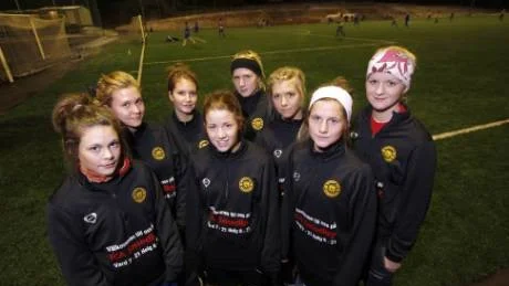 Åtta nya i Smedby, från vänster: Sara Hjelm, Louise Lindevall, Hanna Lundqvist, Minna Strid, Emma Kanerva, Marion Nilsson, Hanne Gråhns och Madeleine Ek. Foto:Niclas Sandberg
