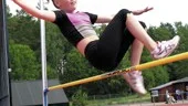 11åriga Lisa Månsson visade sig vara en hejare på höjdhopp. Här flyger hon över ribban under Tjalves friidrottsskola på Borgsmo IP.
FOTO: MARTIN ROTH