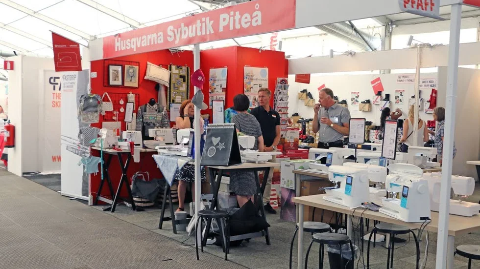 Ulla Sidenmarks monter i tälthallen.