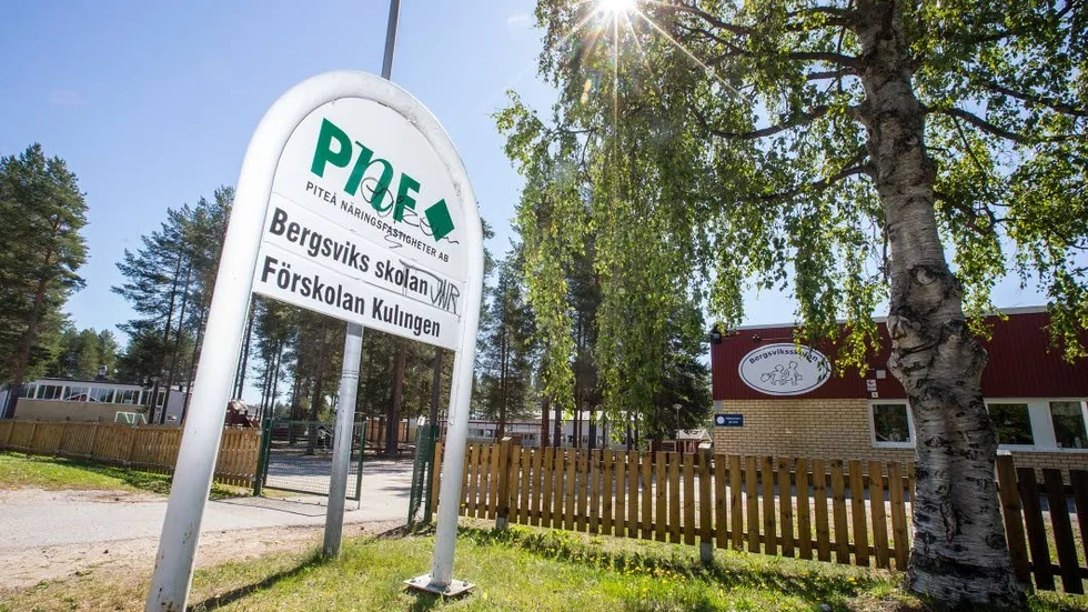 Rektorerna på skolan hoppas att skadegörelsen upphör innan någon skadar sig.