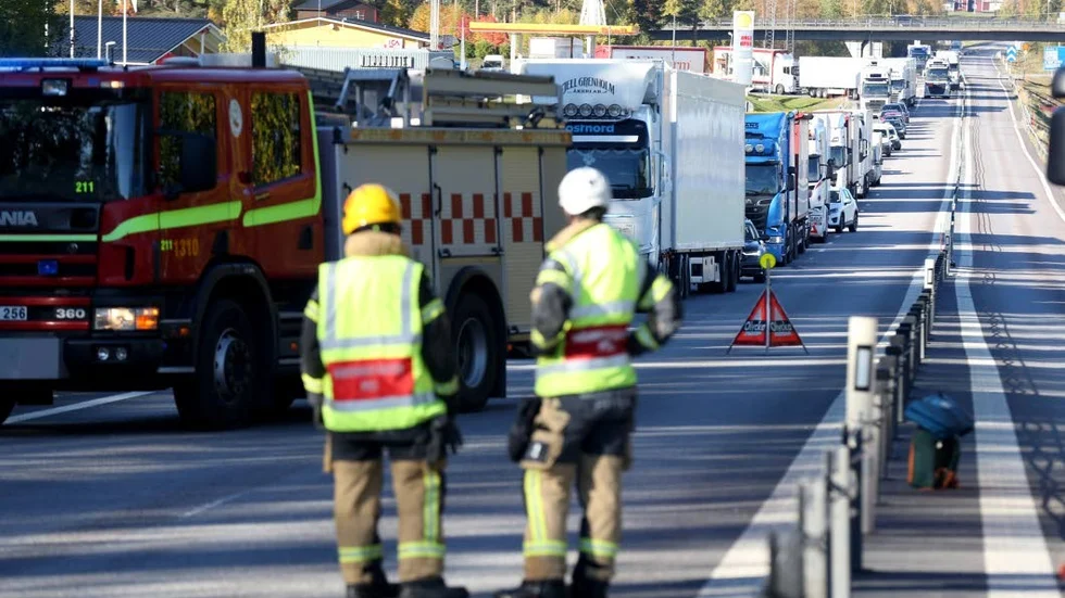 Det blev totalstopp på E4 efter olyckan.