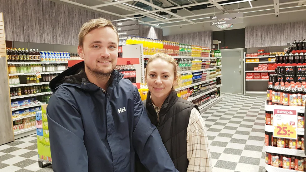 Robert Berg och Linda Morén, Piteå: "Vi ska renovera hemma, annars blir det en lugn helg med mys till nya filmen Lord of the rings". 
