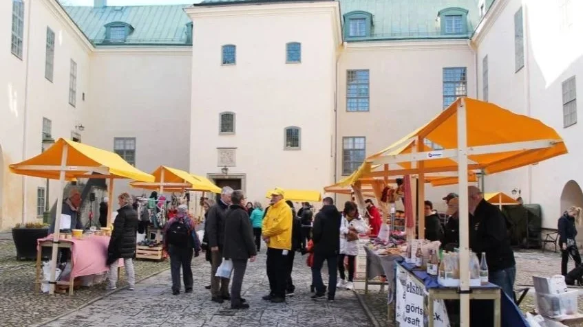På inre borggården vid slottet i Linköping kommer en del av marknaden att hållas.