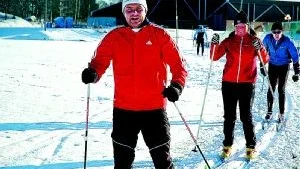 Blivande Vasalopps-åkaren Andreas Karlsson i spåret på Grosvad tillsammans med sambon och "coachen" Anette. Foto: Magnus Petersson