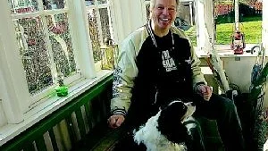 Benny Johansson hade tänkt sig ett hus på landet. Det blev en kåk i Röda stan istället. Foto: Anita Kjellberg