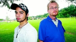 Anton Aguirre till vänster överlistar gärna Sleipner-målvakten Anders Nyqvist igen. 			                                                   Foto: Niclas Sandberg