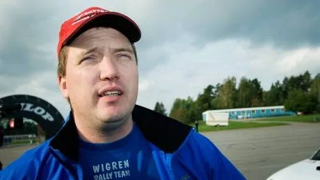 Jonas Wigren har bekymmer inför SM-starten den 18 januari. Turbon till nya bilen finns nämligen fortfarande kvar i England.Foto: Andreas Skogh