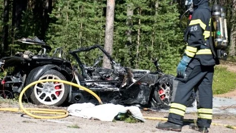 Bilen blev helt utbränd.