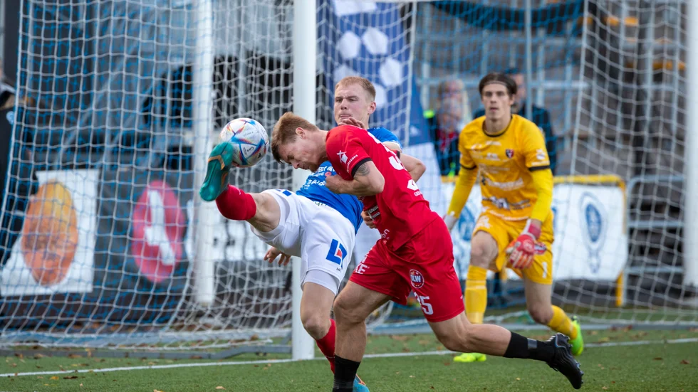 Edvin Crona och hans ÅFF klättrade en placering i tabellen utan att behöva spela.