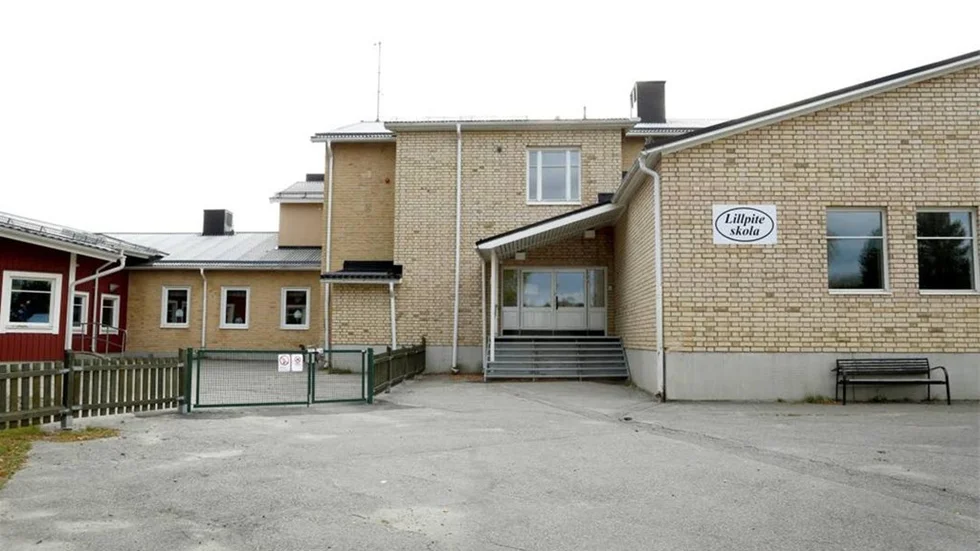 Skolfrågan väcker heta känslor - och frågan är vad ks ställningstagande får för konsekvenser för skolan i Hemmingsmark (röd fasad) och för Lillpiteskolan?