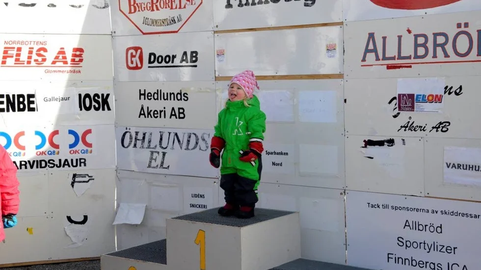 I Glommersträsk är alla vinnare. Den här filuren vann utan att ens ha stått på ett par skidor..
