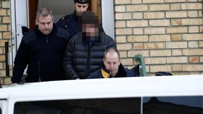 22-åringens kamrater berättade i rätten om en lugn, trevlig kamrat men också om förekomsten av ett spetsigt stämjärn som kan ha utgjort ett presumtivt mordvapen.