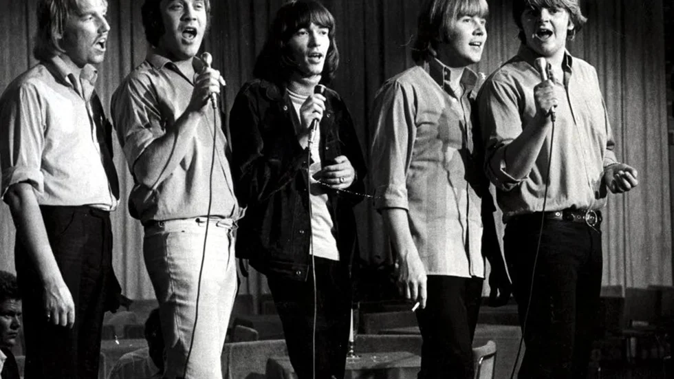 Lelle Hegland, Christer Pettersson, Svenne Hedlund, Benny Andersson och Janne Frisk i en a capellasekvens under Hep Stars storhetstid.? Foto: TT