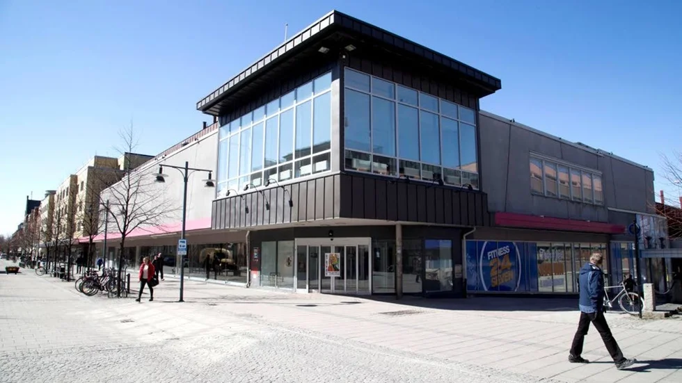 Landstingsstyrelsen beslutade förra veckan att tillsammans med Luleå kommun hyra lokaler för dans i gamla Åhlénshuset. Beslutet har nu överklagats.