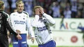 Hur kunde jag? Patrik Jönsson visar förtvivlan efter sin nick, som smet över Halmstads mål. IFK Norrköping förlorade mot HBK med 3-0 och det var den andra raka förlusten med de siffrorna.
FOTO: ANITA KJELLBERG