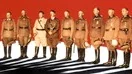 Uppställning från den tid det begav sig för Hitler och hans soldater. (Del av bokomslaget.)