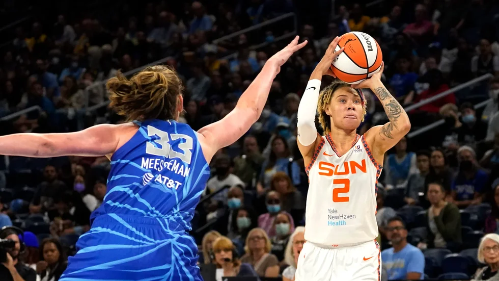 Natisha Hiedeman kan bli mästare i WNBA.