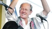 Det var fullsatt i Borgsruinen när Gösta Linderholm avslutade viskvällarna i går.
FOTO: ROBERT SVENSSON