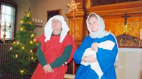 Josef och Maria spelades av Antonio Silano och Ulrika Schüler.
