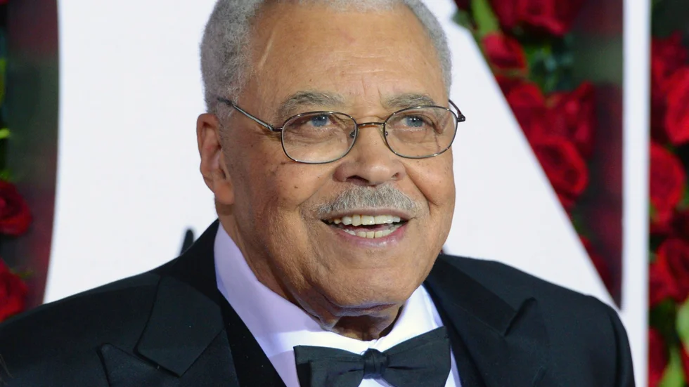 James Earl Jones har gjort rösten till Darth Vader sedan 1977. Men nu ska AI ta över den 91-årige skådespelarens jobb. Arkivbild.