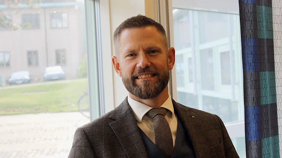 Kommunalråd Mark Henriksson (M) anser att man måste säkerställa att det finns rätt utbud i centrum för att kunna locka människor dit. 