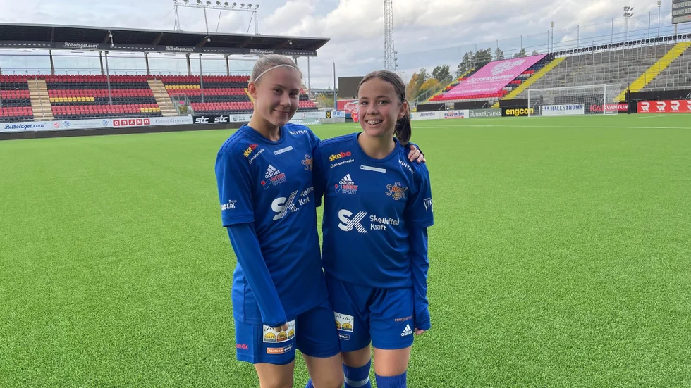 Sunnanås målskyttar Lova Andersson och Märta Wallström.
