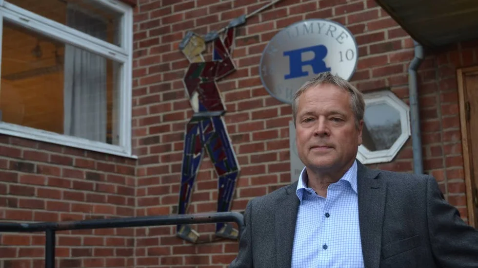 Ny delägare. Ulf Rosén, en av tre nya delägare av Reijmyre glasbruk, är själv uppvuxen på orten, eftersom hans far Lennart Rosén tidigare ägt glasbruket.