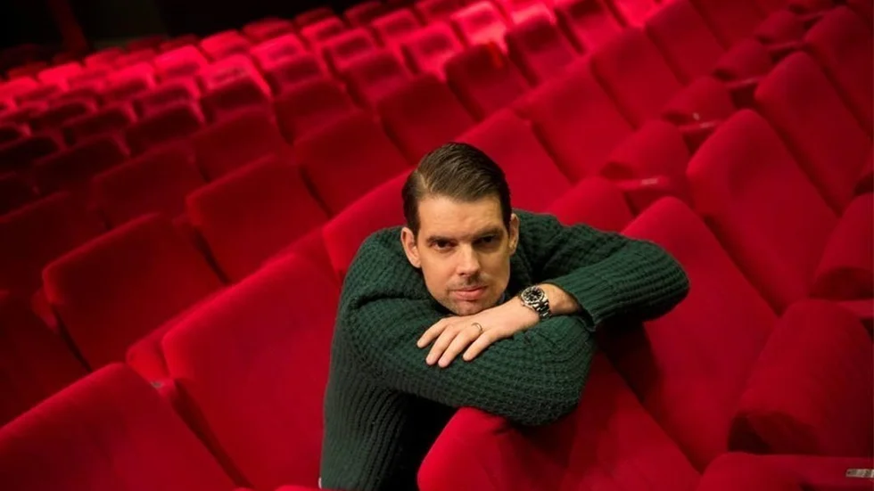 Alex Schulman.