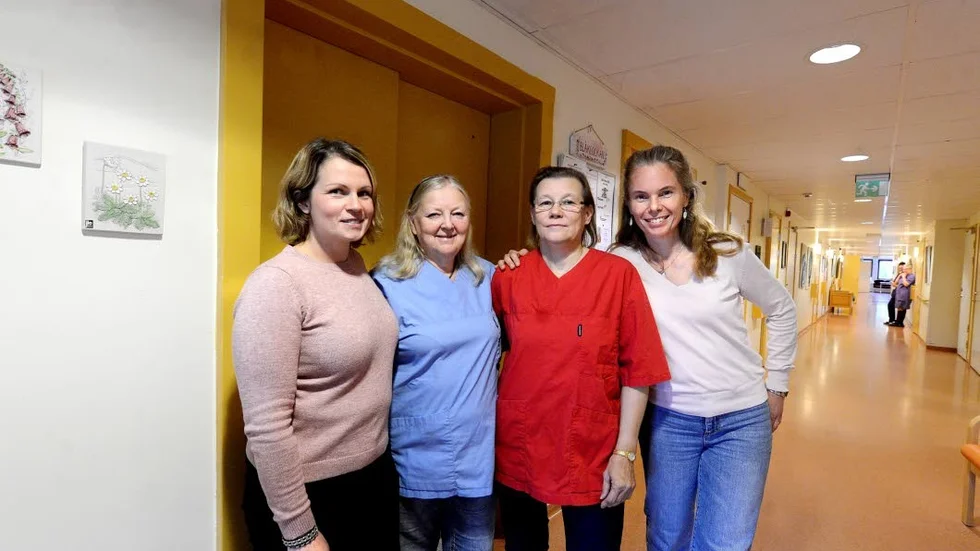 Pensionerade undersköterskorna Lena Eneslätt, 66, och Eivor Kostenniemi, 66 känner sig mer behövda en någonsin. Enligt Älvbackas två enhetschefer, Tanja Pääkkölä och Eelkje Tuma, tyder allt på att de och Pajalas övriga vikarier även lär behövas i framtiden.