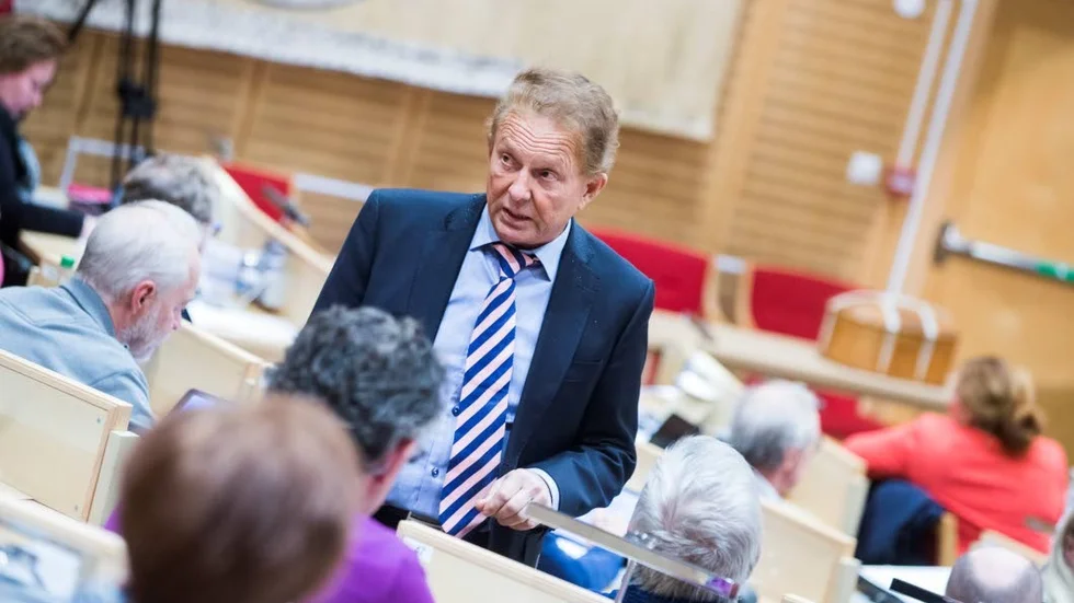 Kenneth Backgård är skeptisk till satsningen, men tänker inte lägga ned kontoret innan projekttiden går ut.