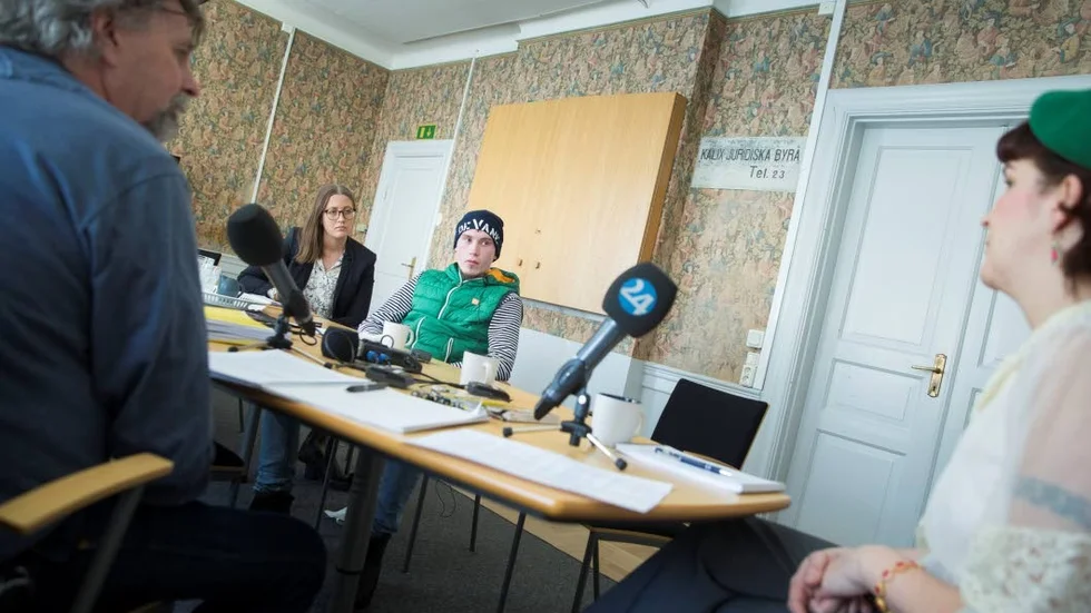 Tingsrätten dömde de båda gärningsmännen till mordförsök, men domen blev mildare i hovrätten. I podden Brottsplats Norrbotten berättar Anton Olsson skräcktimmarna.